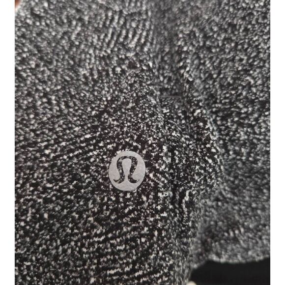 Lululemon Runderful Long Sleeve Size 8 Reconnect Jacquard White Black Top - Picture 11 of 11